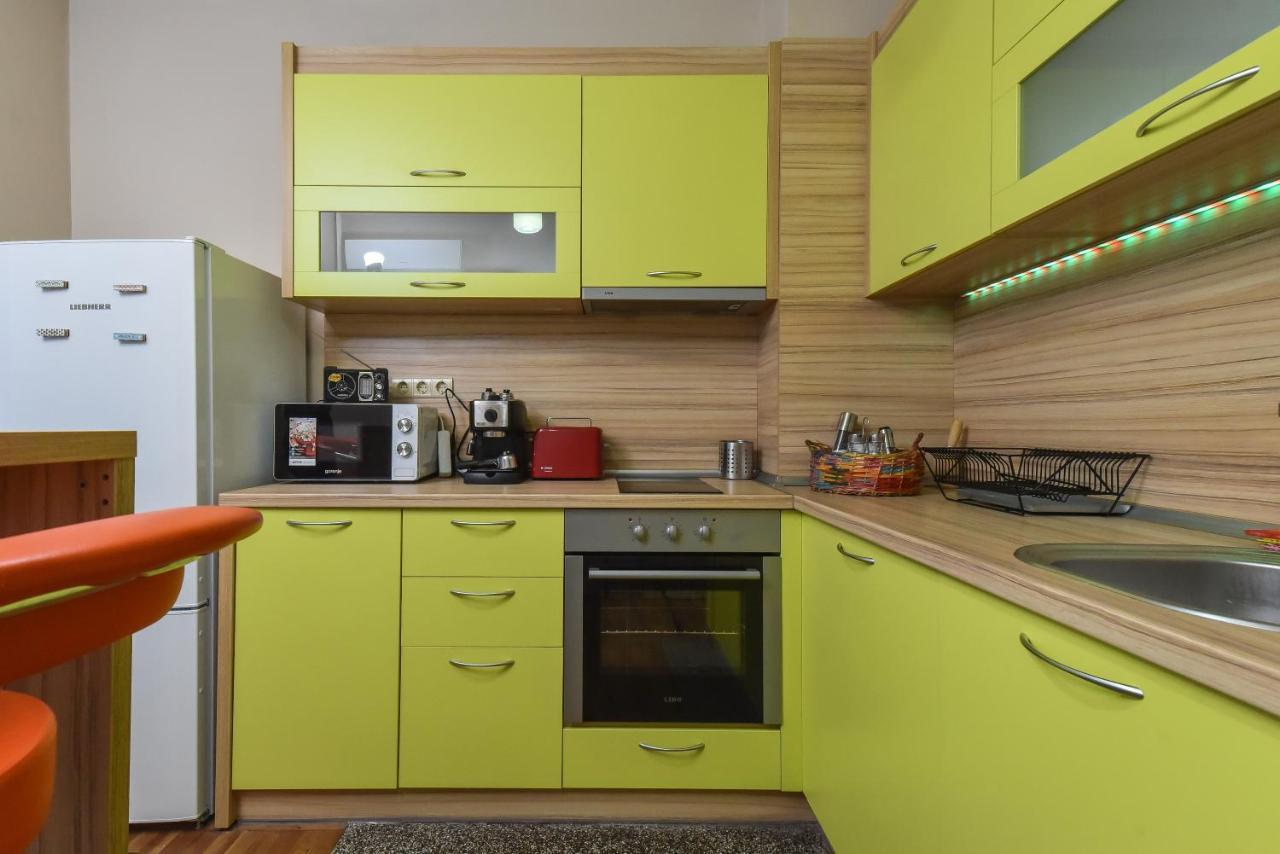 Vintage Spot - Colorful One-Bedroom Apartment By Flat Mаnager Sofia Buitenkant foto